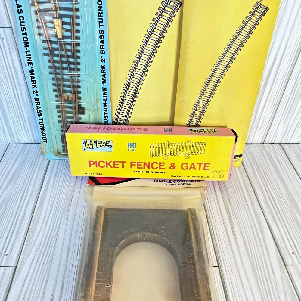 Train Track HO Atlas Brass #2 Turnout, 72" Picket Fence, 18" Radius Track Tunnel